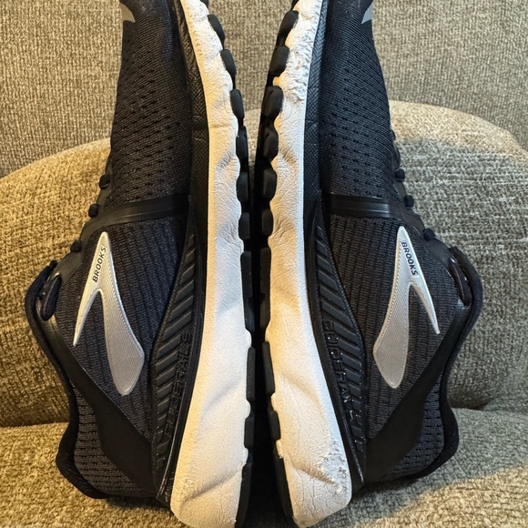Brooks Adrenaline GTS 20 Women’s Black and White Mesh Running Sneakers Size 7.5 - Picture 4 of 11